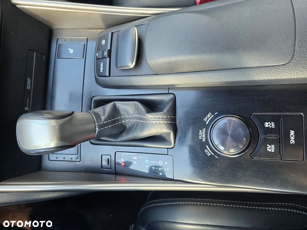 Lexus IS 300h Elegance - 2