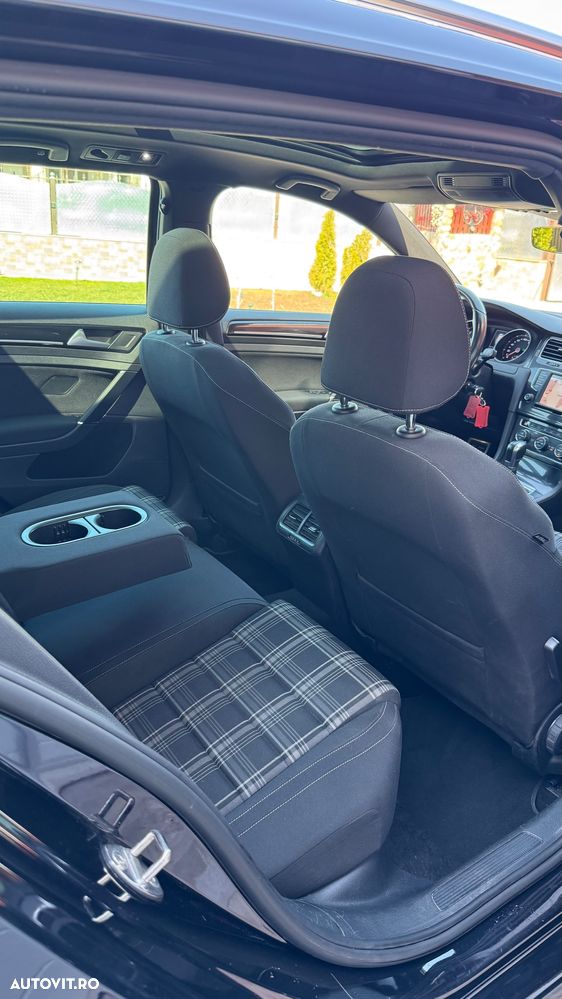 Volkswagen Golf - 16