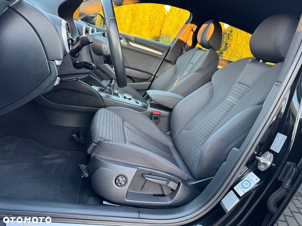 Audi A3 Sportback 2.0 TDI S line Sportpaket - 32