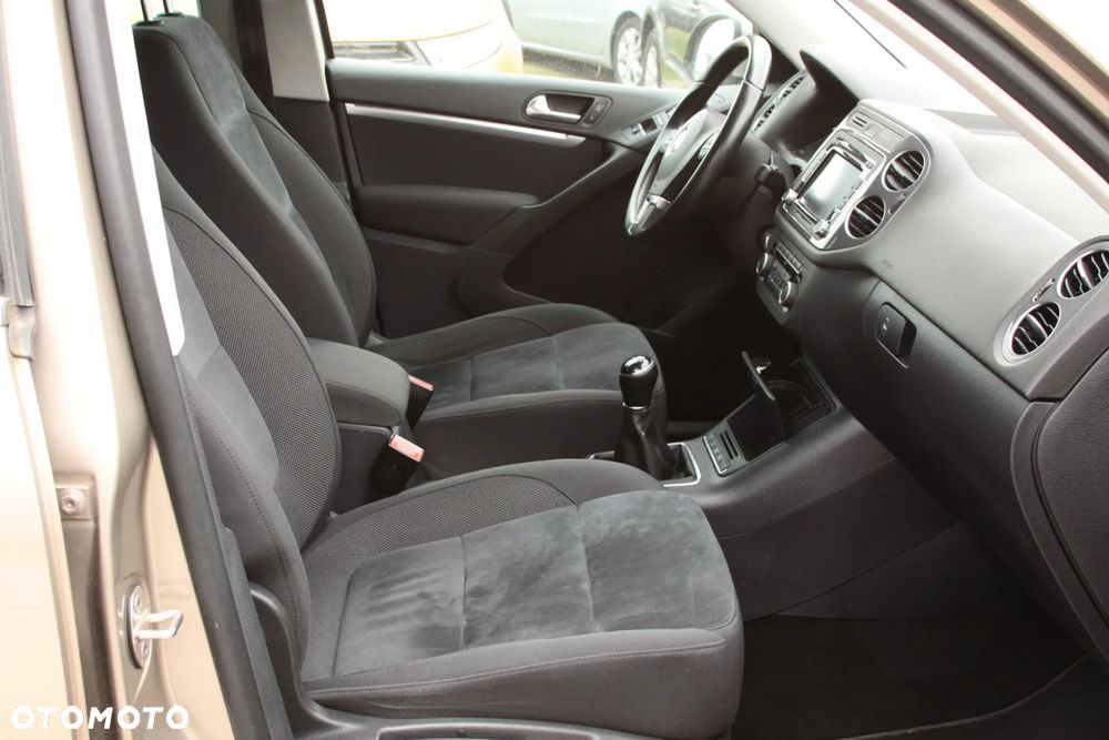 Volkswagen Tiguan 2.0 TDI DPF BlueMotion Technology Cup Sport & Style - 14
