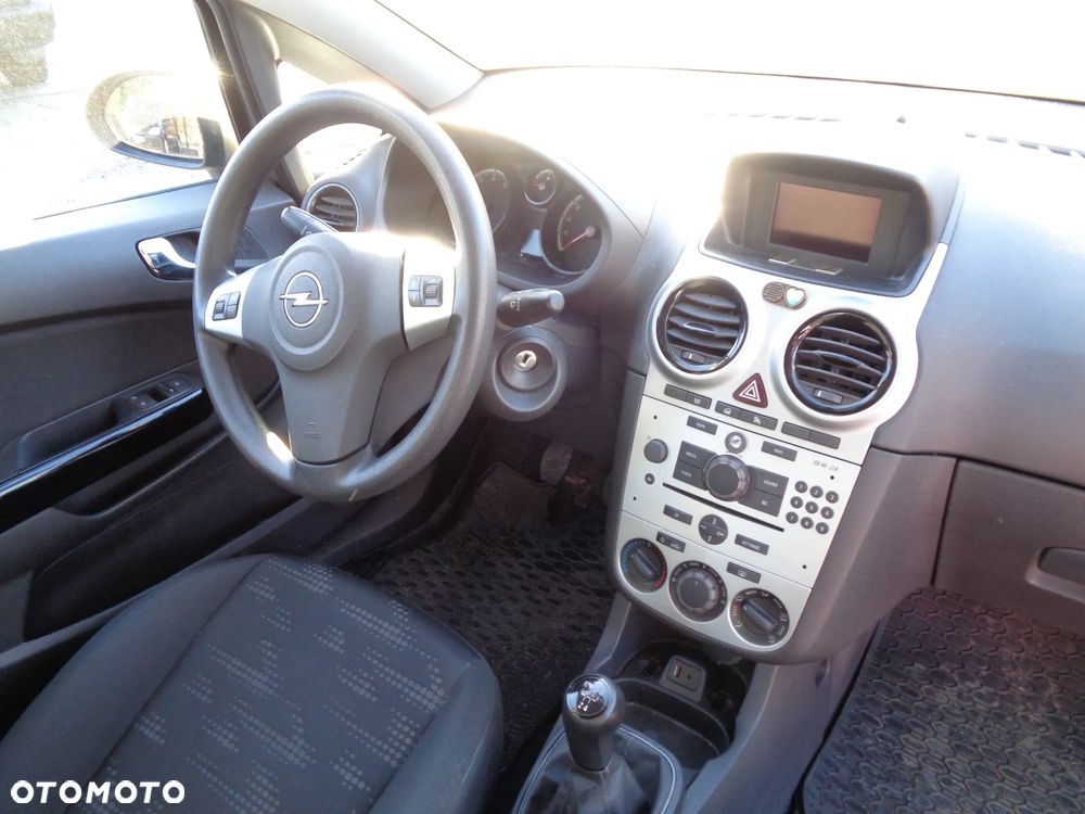 Opel Corsa 1.2 16V Cosmo - 8