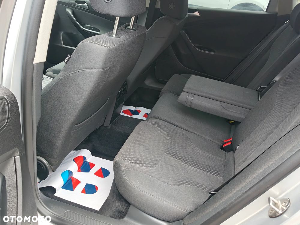 Volkswagen Passat Variant - 8