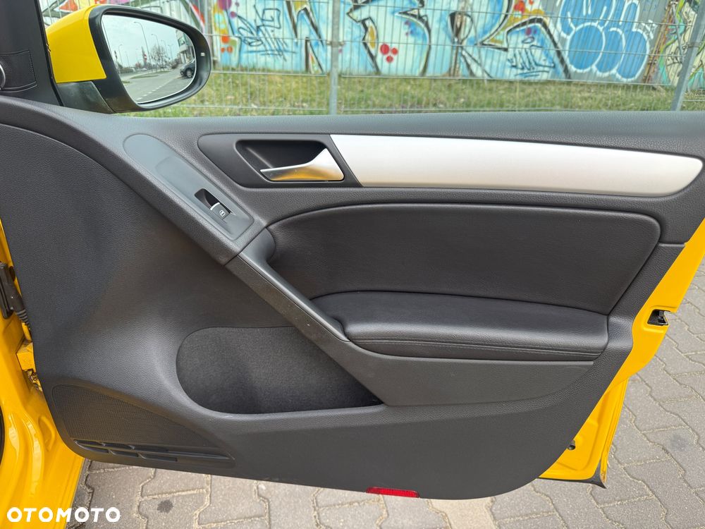 Volkswagen Golf 2.0 TDI DPF DSG Highline - 11