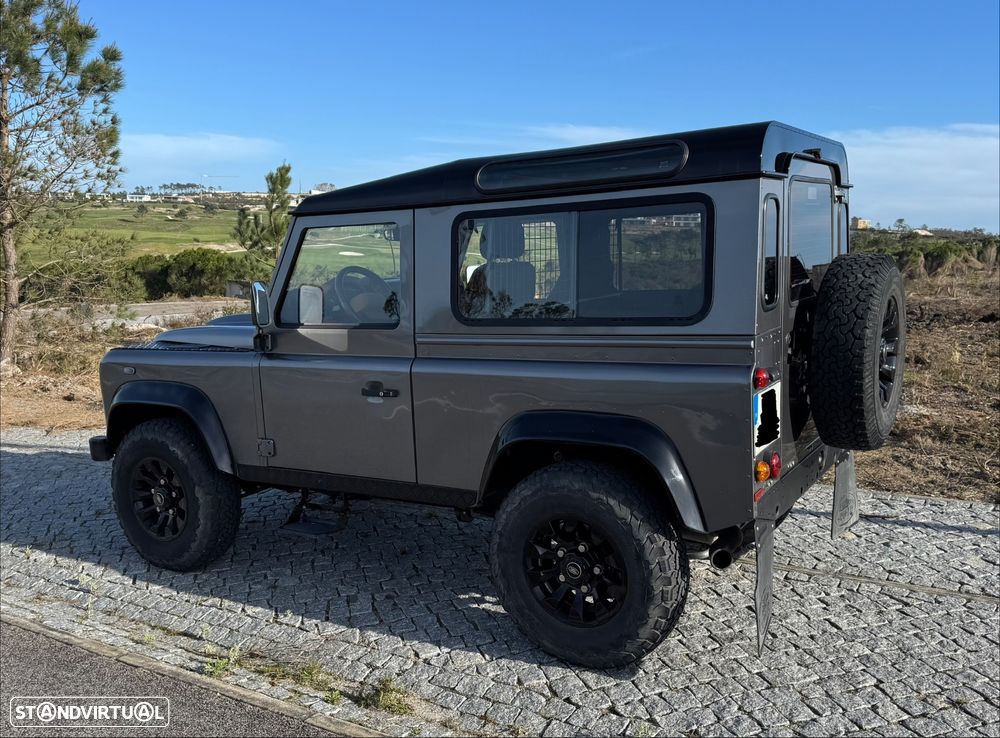 Land Rover Defender 90 Hard Top SE - 7