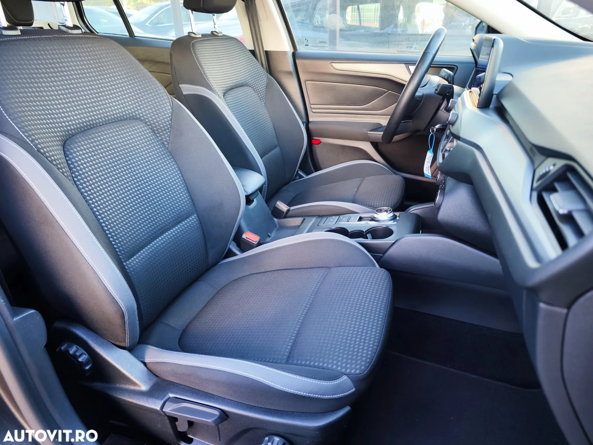 Ford Focus Turnier 1.5 EcoBlue Start-Stopp-System Aut. ACTIVE - 17