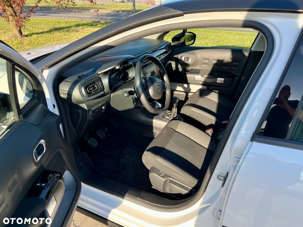 Citroën C3 1.2 PureTech Shine S&S - 8