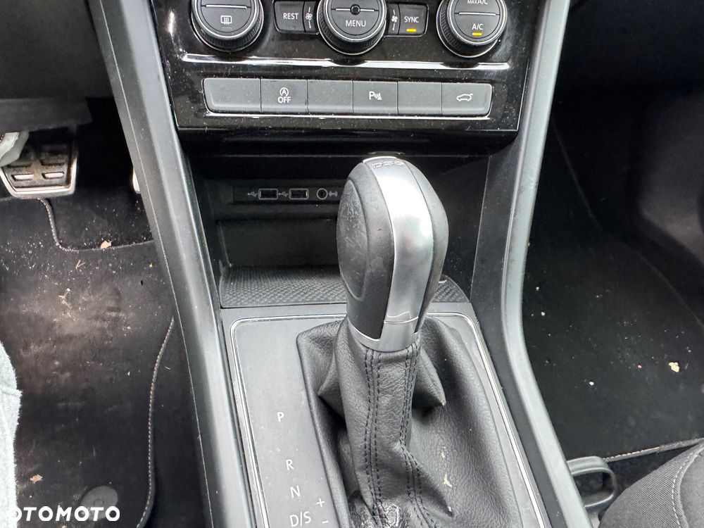 Volkswagen Touran 2.0 TDI SCR DSG Join - 15