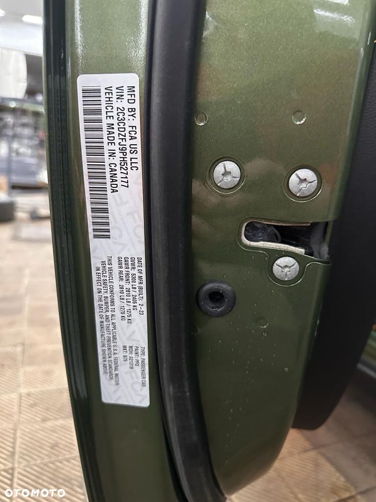 Dodge Challenger 6.4 Scat Pack - 13