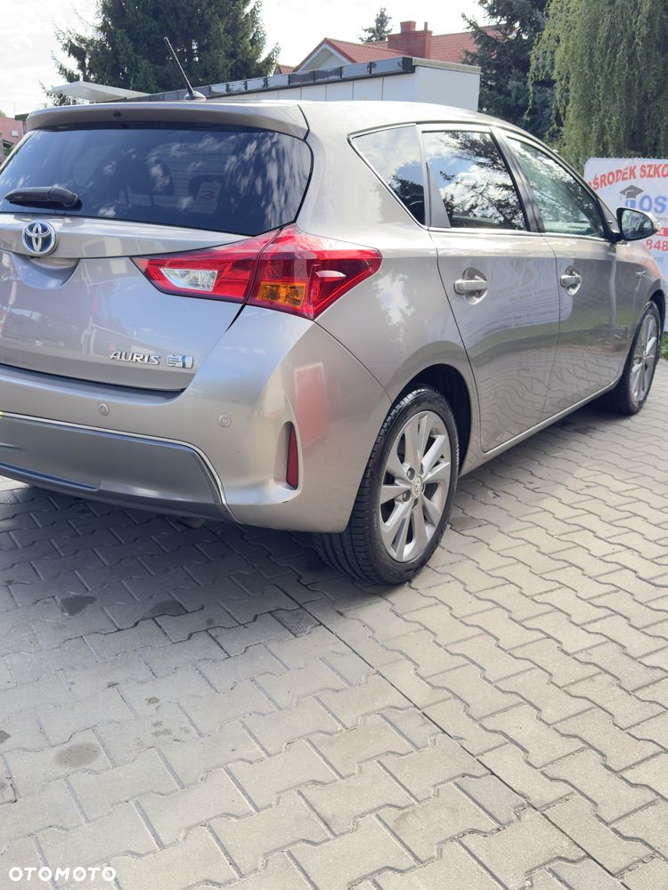 Toyota Auris 2014 photo 3