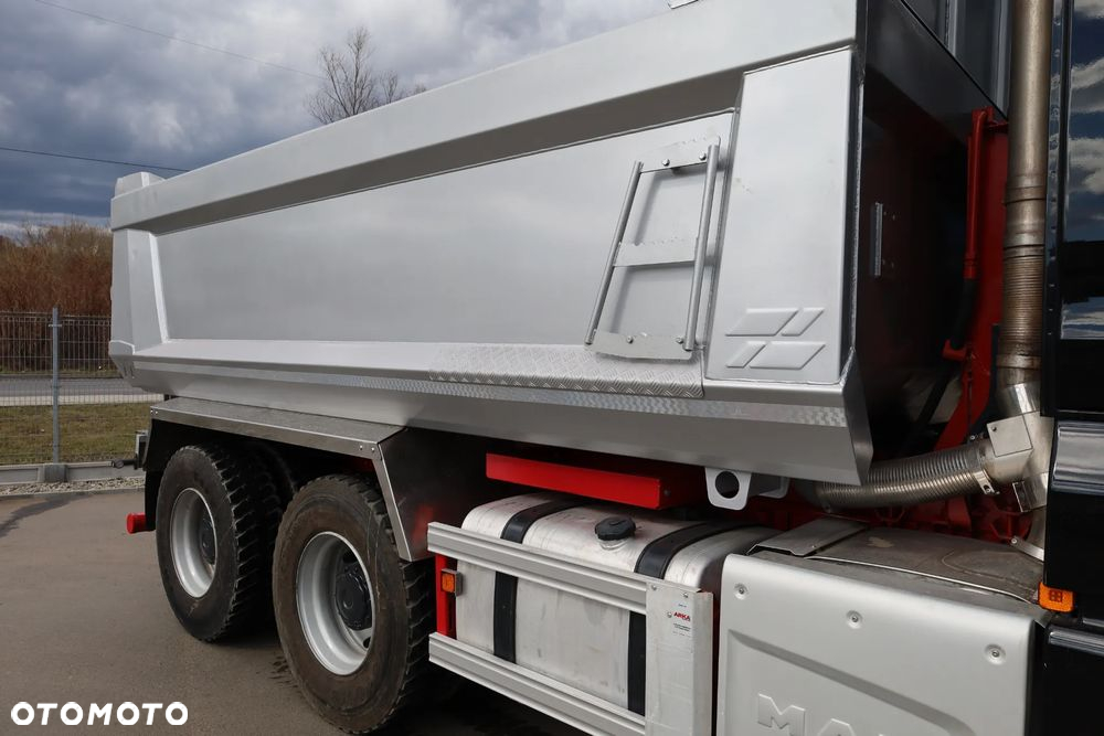 MAN TGX - 12