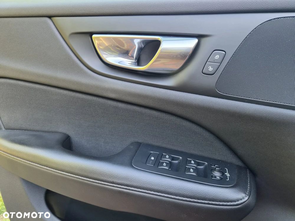 Volvo V60 B4 D Geartronic Momentum Pro - 17
