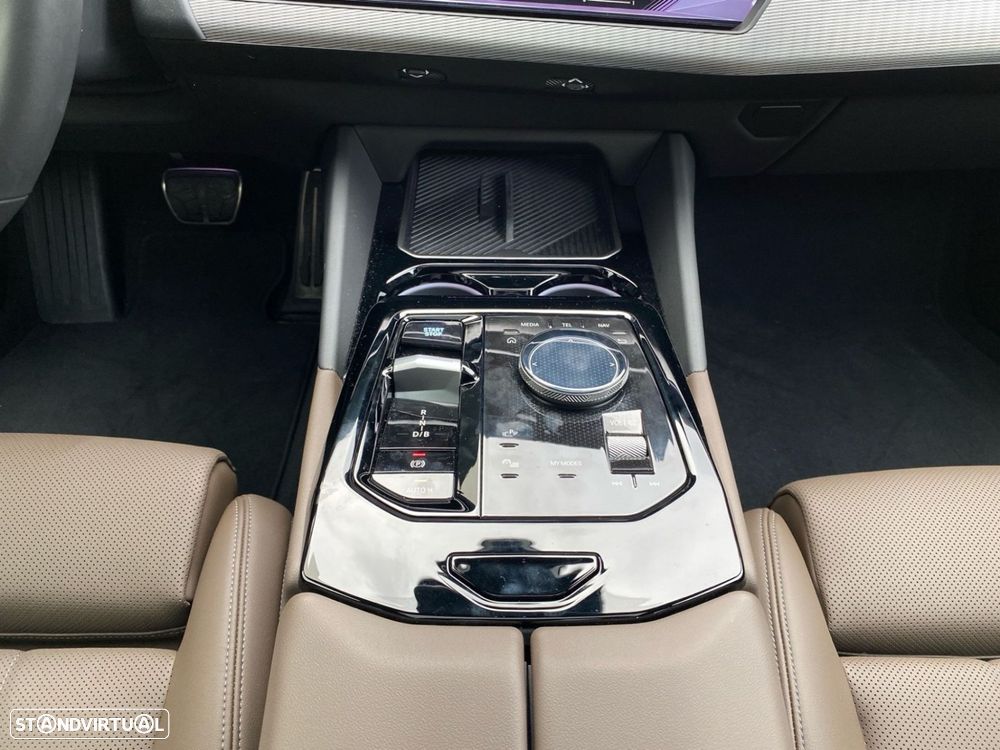 BMW i5 eDrive40 Pack Desportivo M - 13