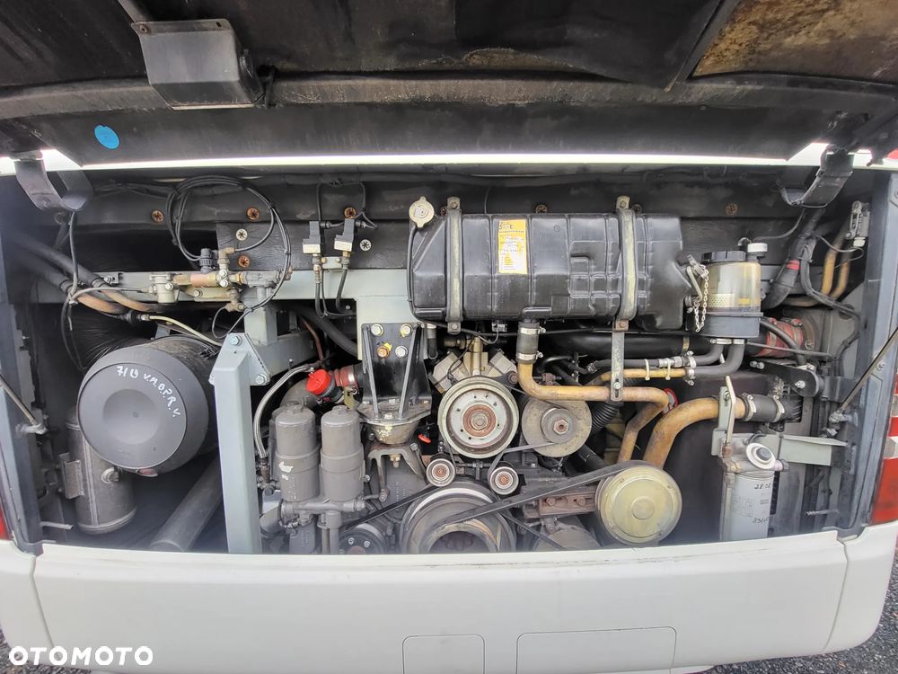 Mercedes-Benz TOURISMO - 11