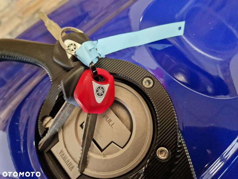 Yamaha R7 - 25