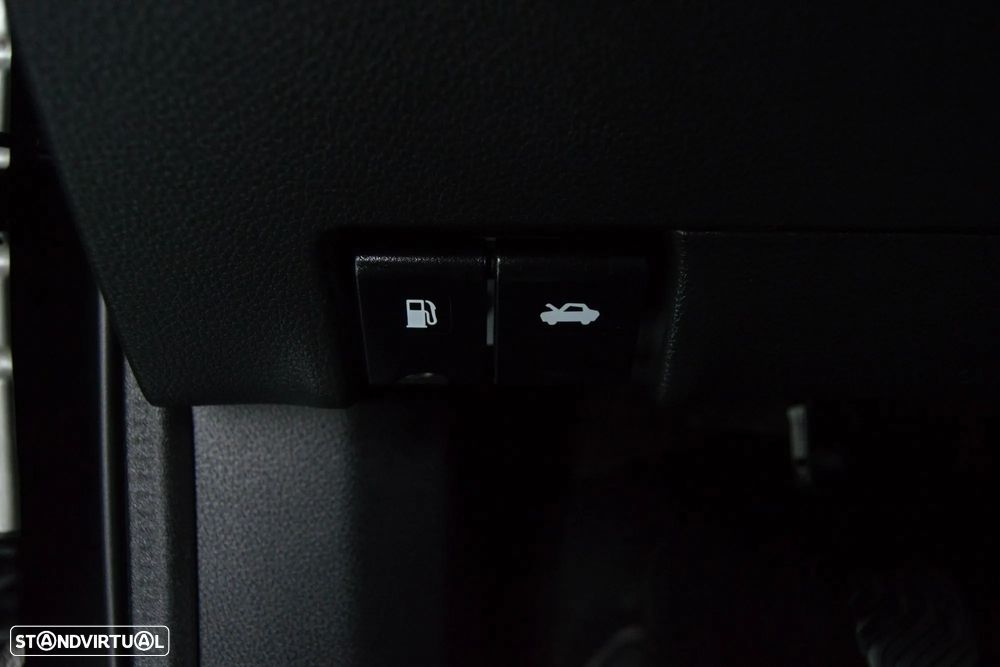 Nissan Qashqai 1.6 dCi N-Connecta - 32