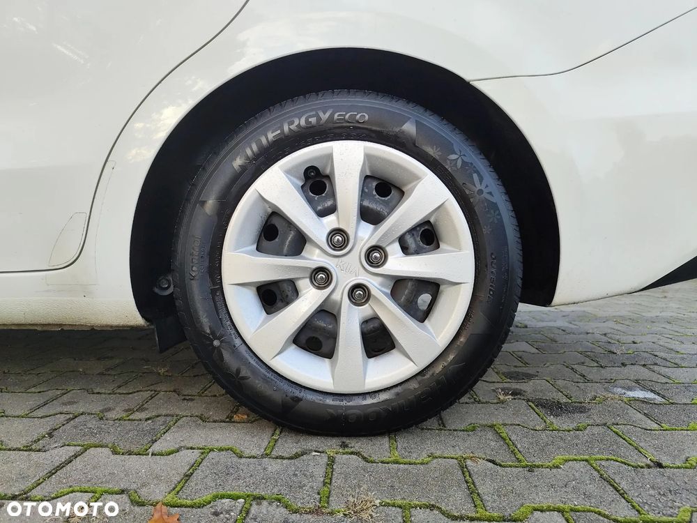 Kia Rio 1.4 M - 17