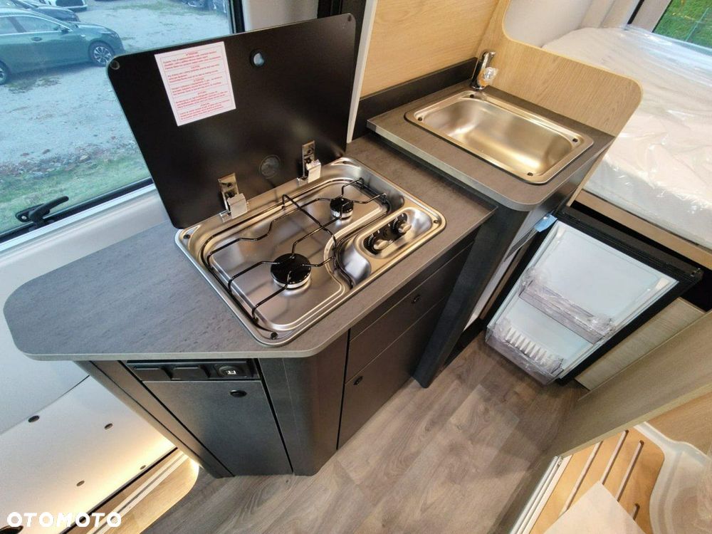 Sunlight Cliff 4x4 590 Ford z Napędem AWD 4x4 - 13