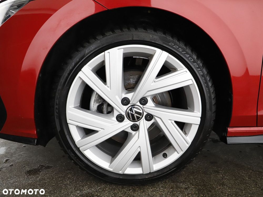 Volkswagen Golf Variant 2.0 TDI R-Line Plus DSG - 29