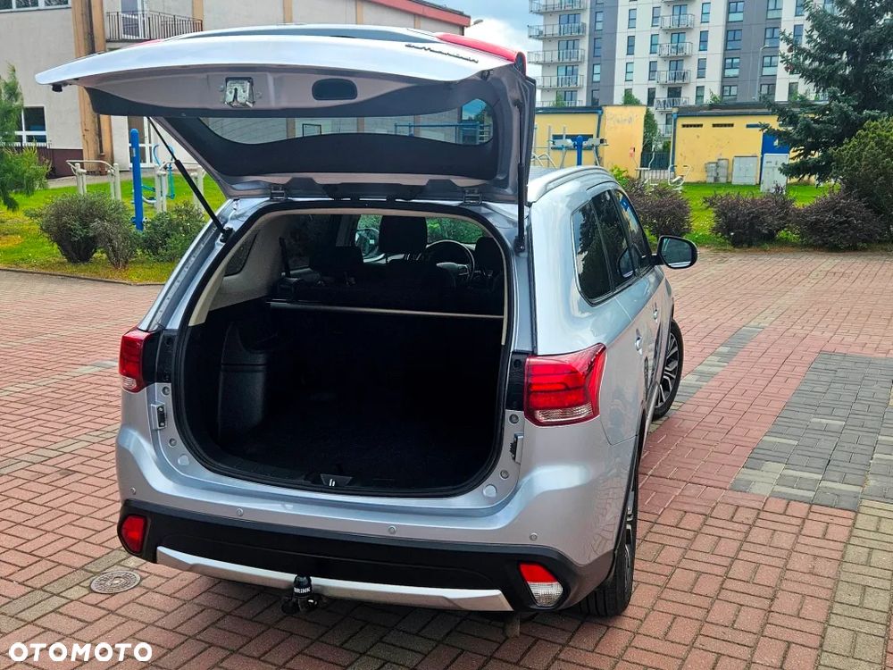 Mitsubishi Outlander 2.0 4WD Invite - 9