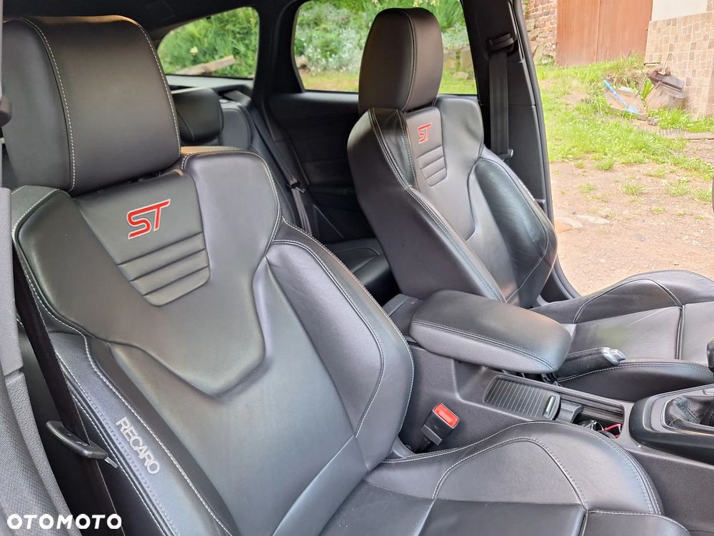 Ford Focus 2.0 EcoBoost ST mit Leder-Sport-Paket - 18