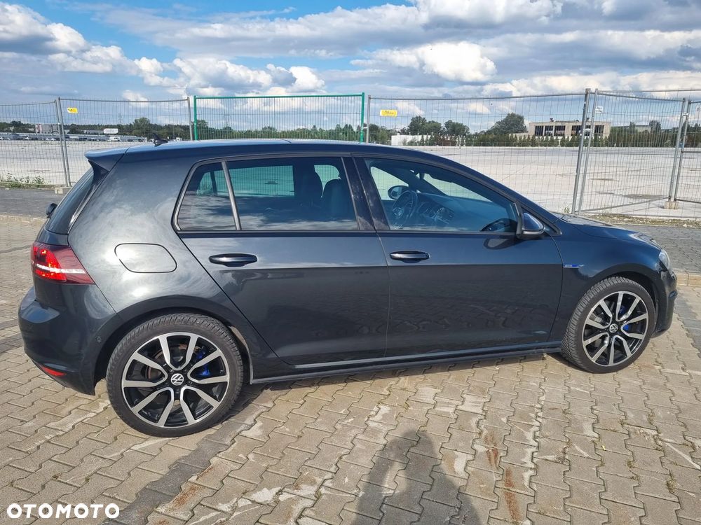 Volkswagen Golf - 8