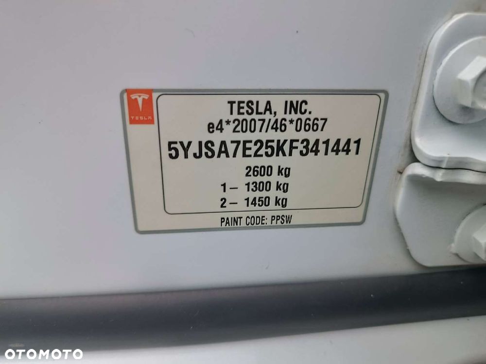 Tesla Model S - 15