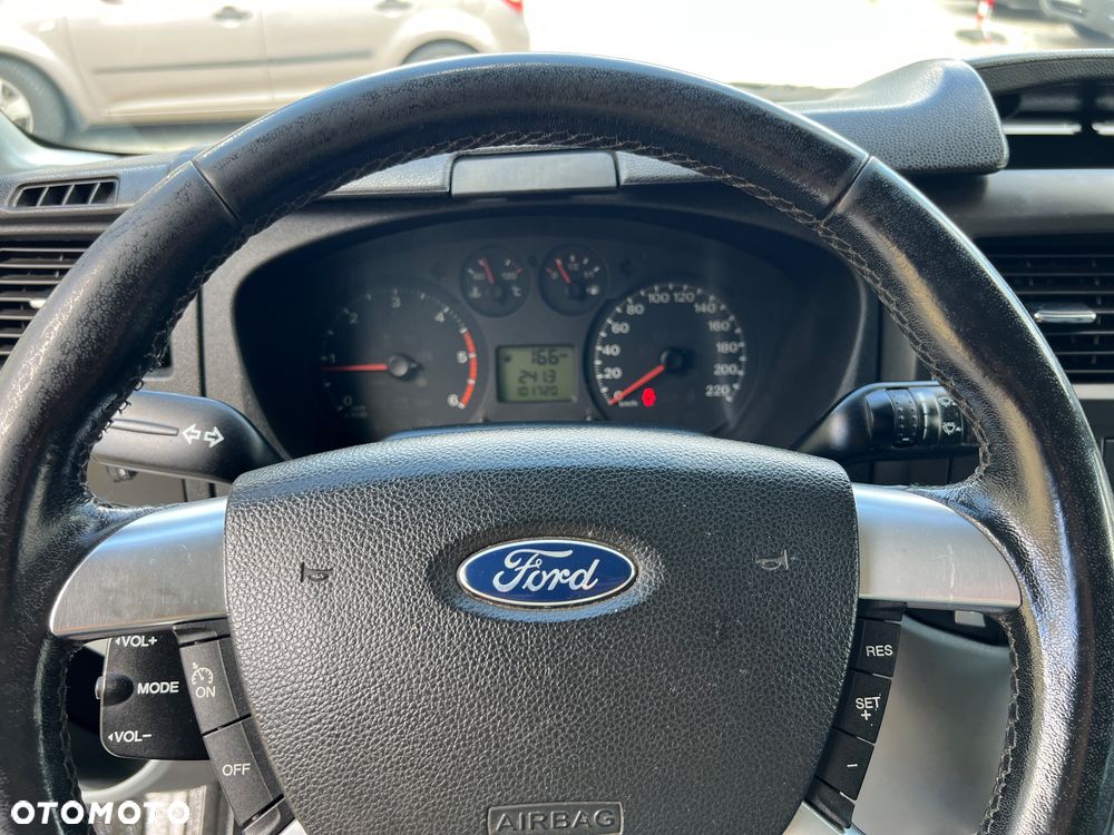 Ford Transit Furgon Brygadowy Załogowy Doka 6 os. L3H2 2.4 TDCI 140KM HAK Wyciągarka - 16
