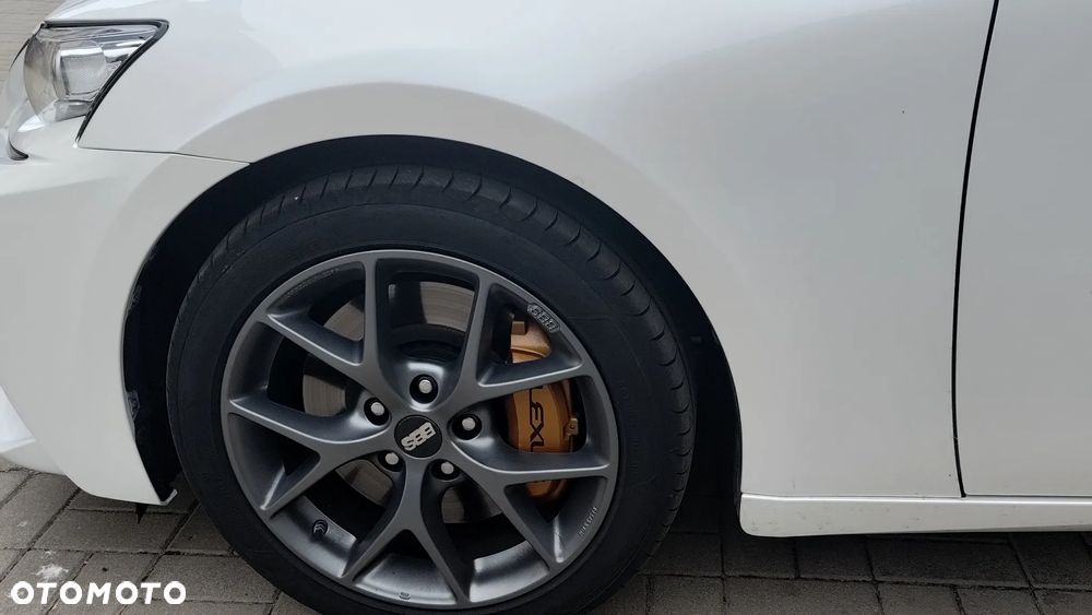 Lexus IS 200t Elite - 25