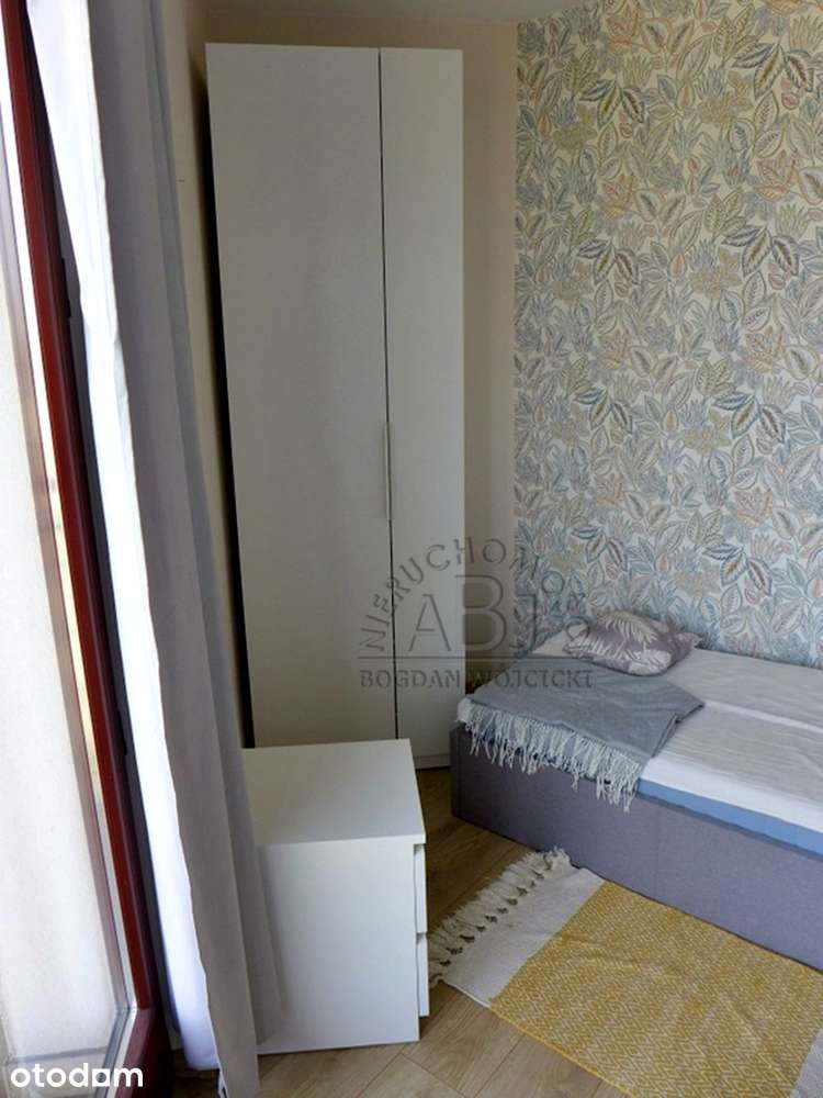 Pokój z balkonem w mieszkaniu na Ruczaju, Kraków