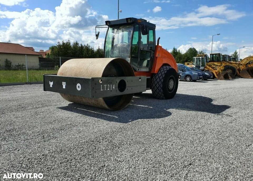 Cilindru compactor marca yto lt 214 - 1