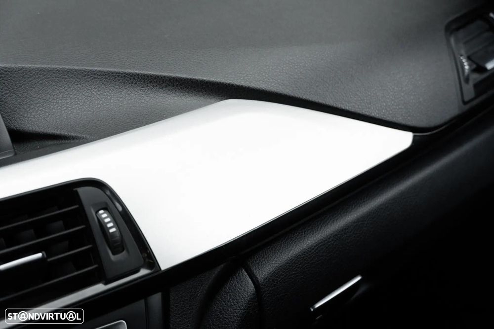 BMW 318 d Auto Line Sport - 45