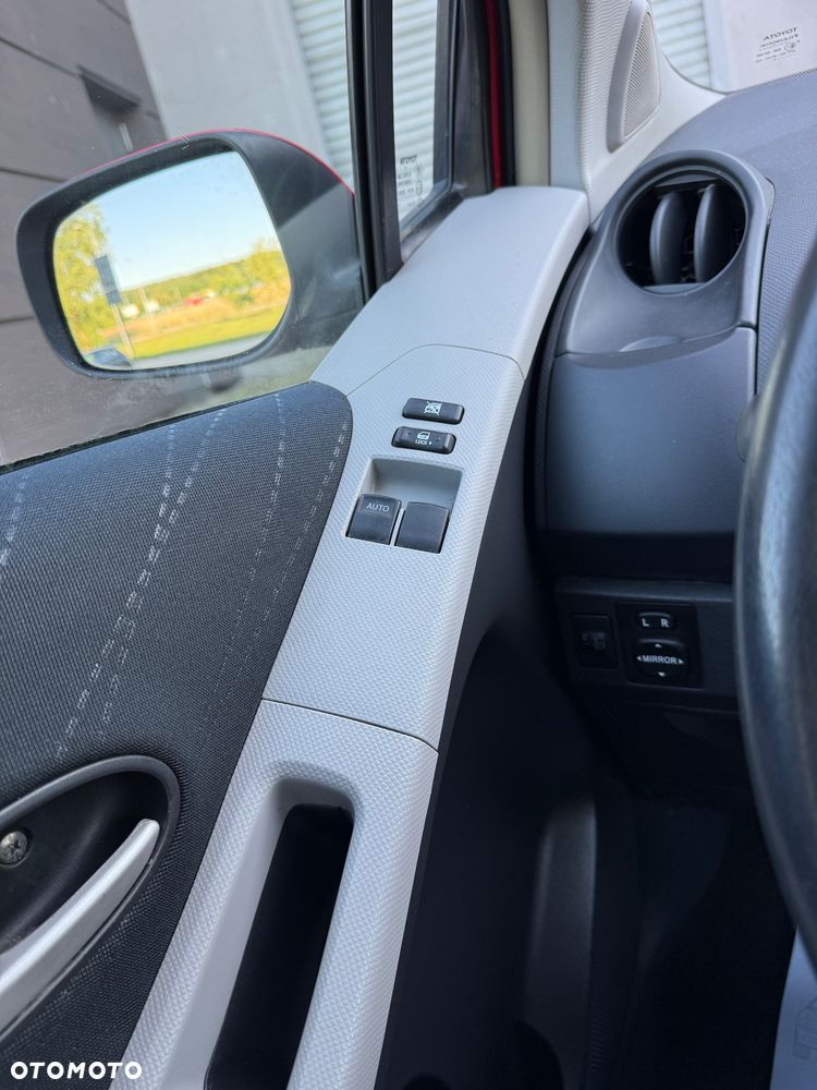 Toyota Yaris 1.3 Luna Premium - 29