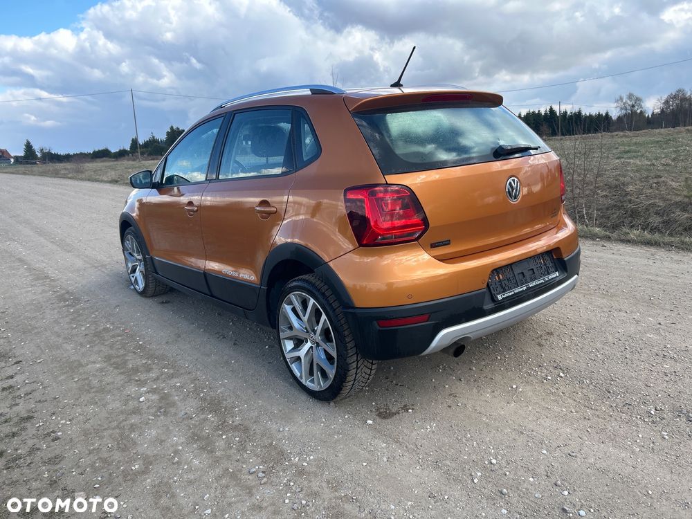 Volkswagen Polo 1.2 TSI Comfortline - 5