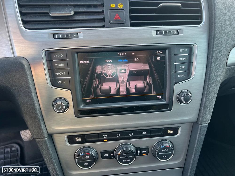 VW Golf 1.6 TDi Highline - 22