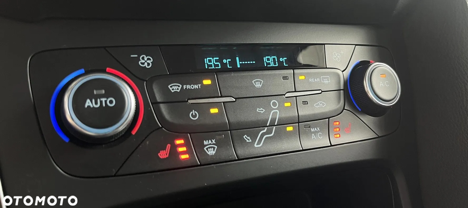 Ford Focus 1.5 EcoBoost Start-Stopp-System TITANIUM - 18