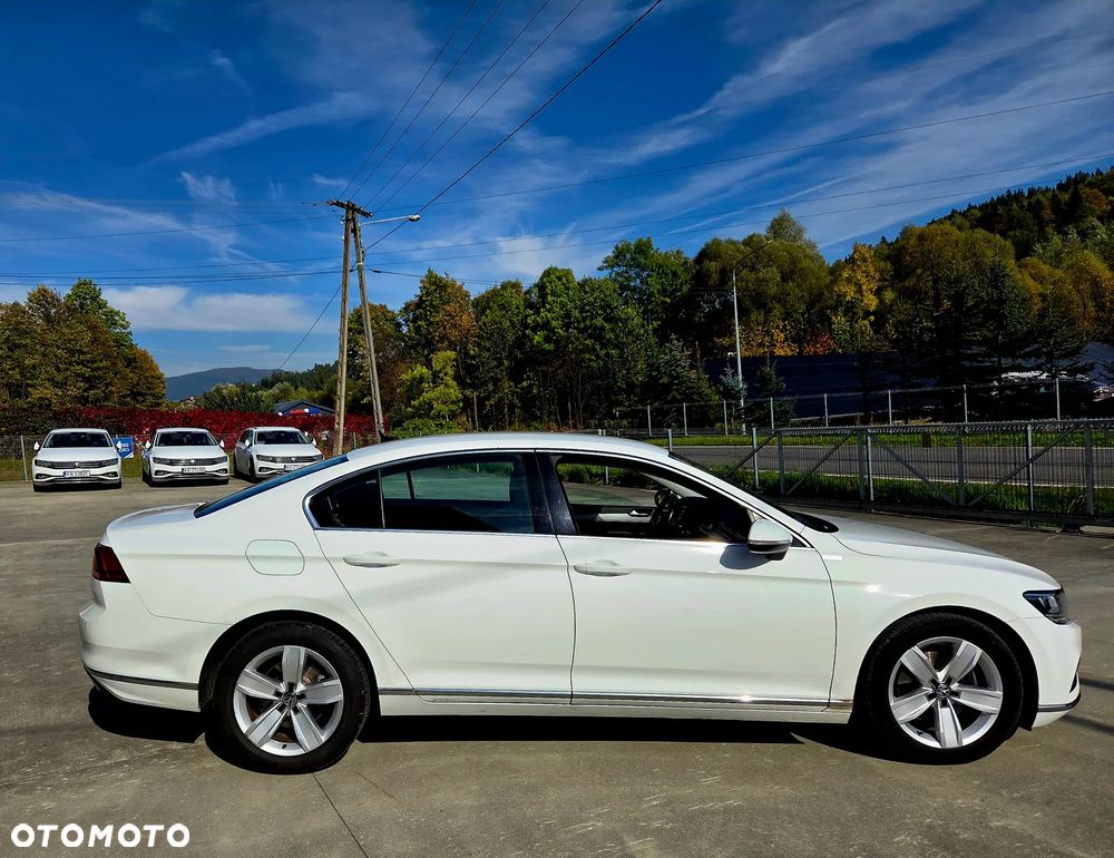 Volkswagen Passat - 8
