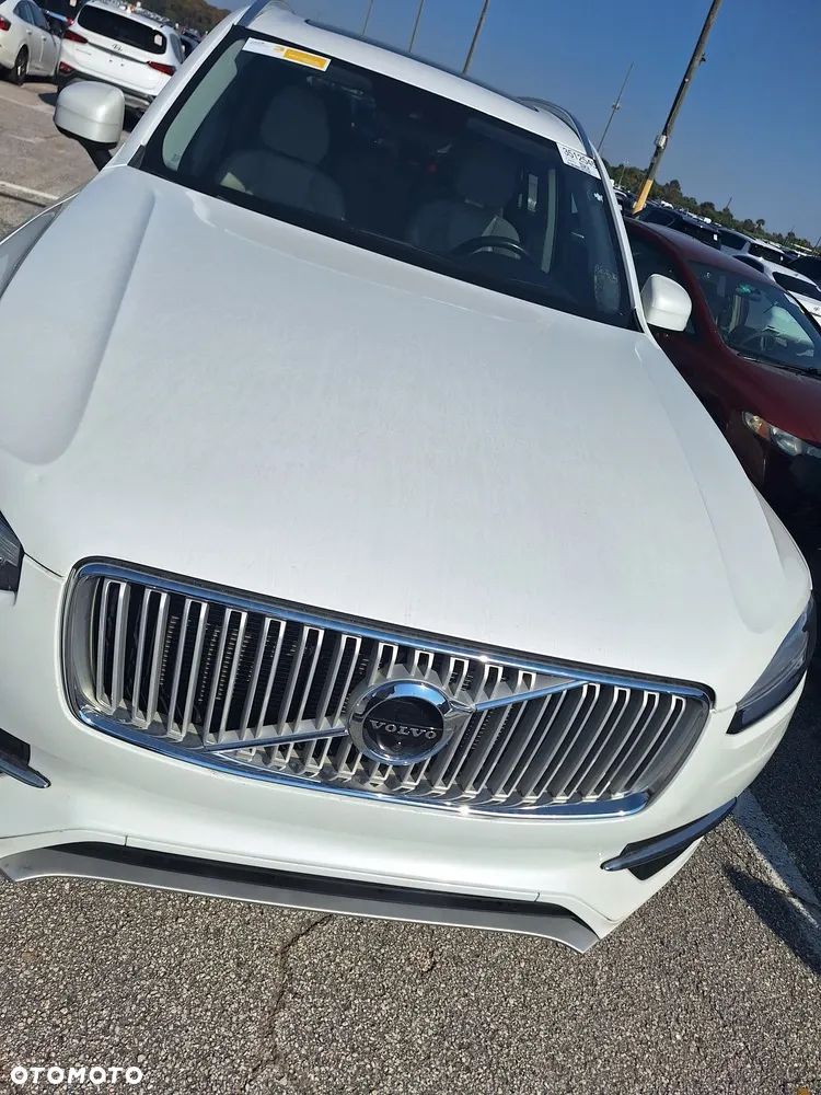 Volvo XC 90 - 35