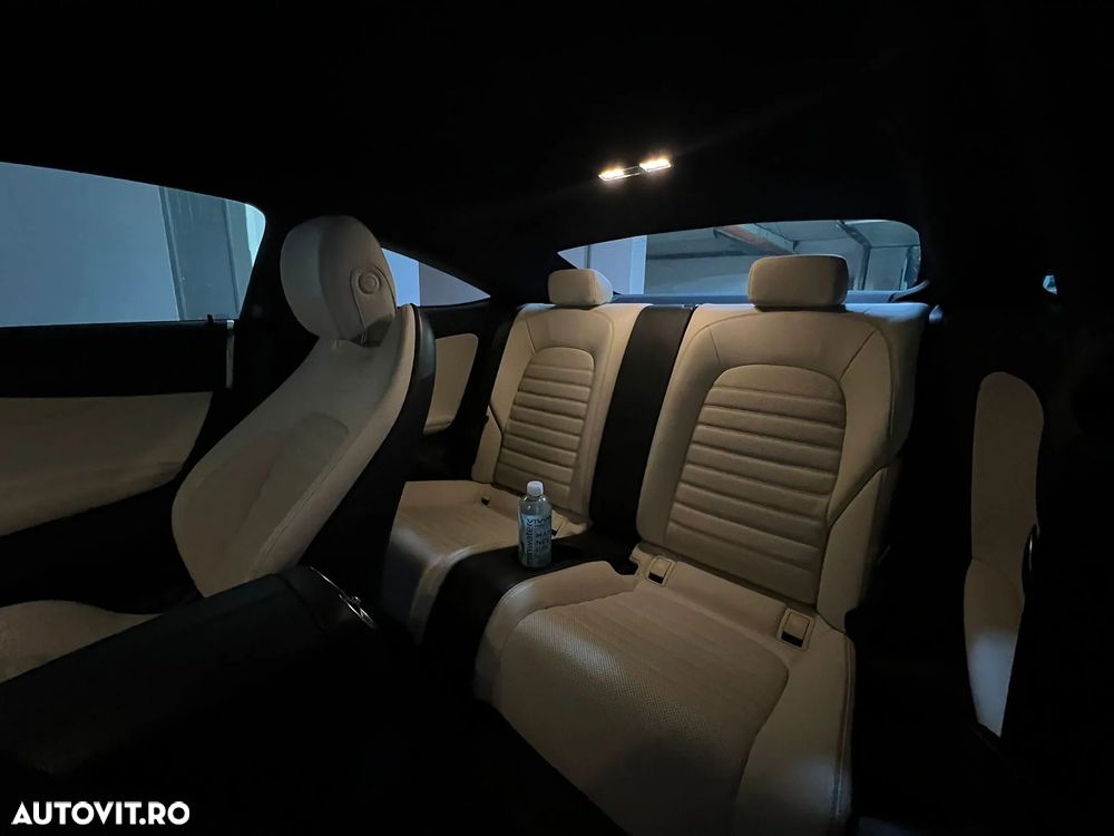 Mercedes-Benz C 400 4MATIC Coupe - 9