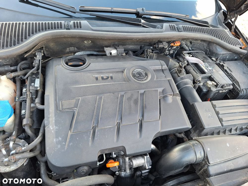 Skoda Octavia 2.0 TDI RS DSG - 38