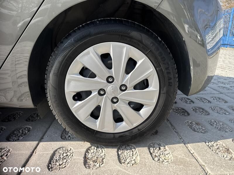 Kia Rio - 19