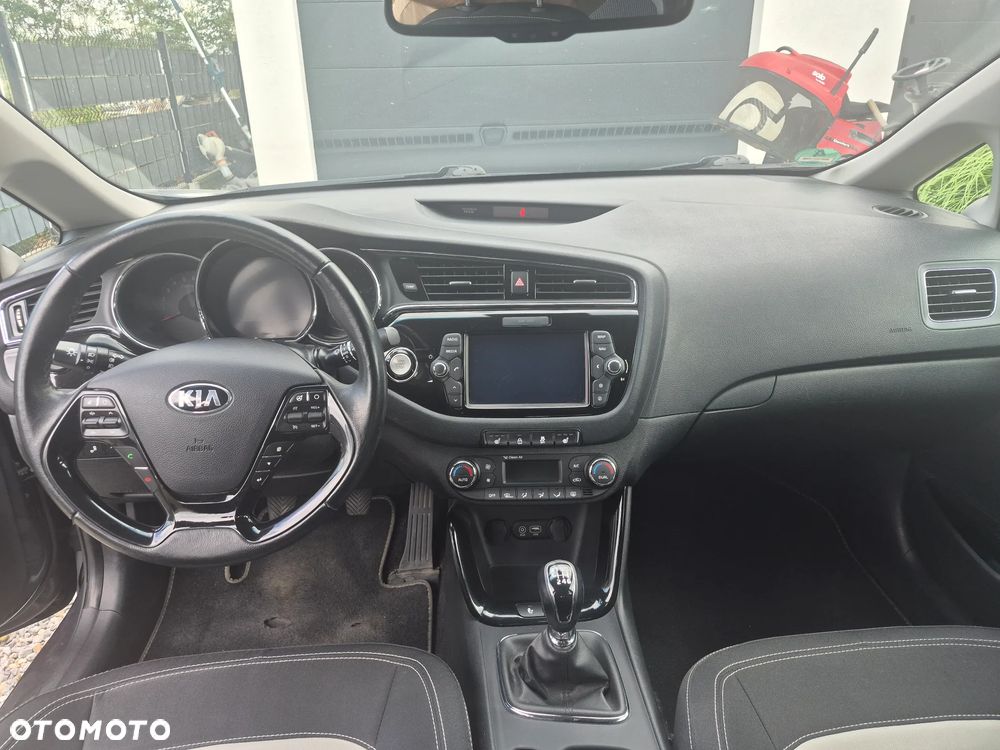 Kia Ceed 1.6 CRDi GT Line - 4