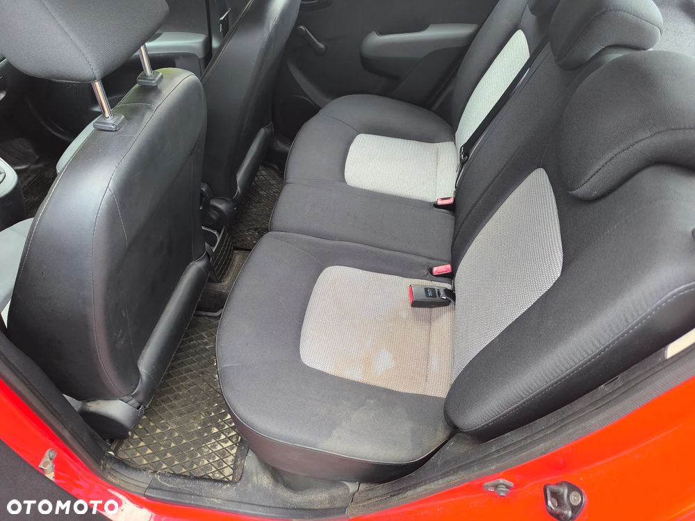 Hyundai i10 1.1 Classic - 6
