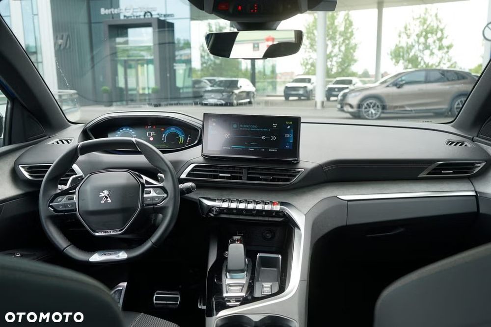Peugeot 3008 1.6 PureTech HYbrid4 GT Line S&S EAT8 - 8