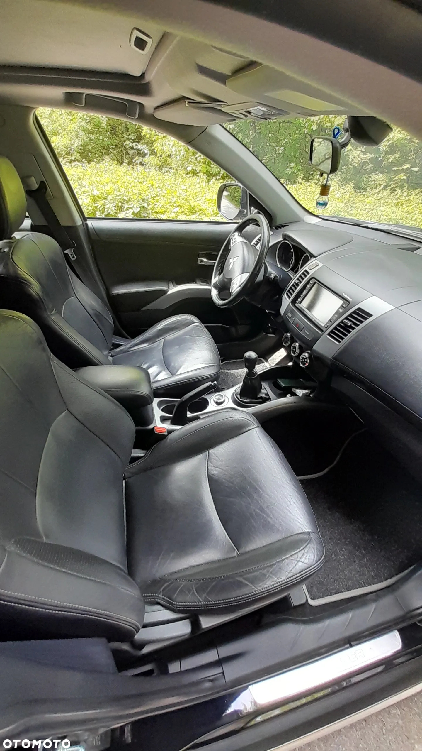 Mitsubishi Outlander - 13