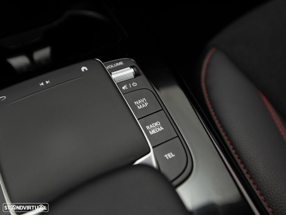 Mercedes-Benz CLA 250 e Shooting Brake AMG Line - 24