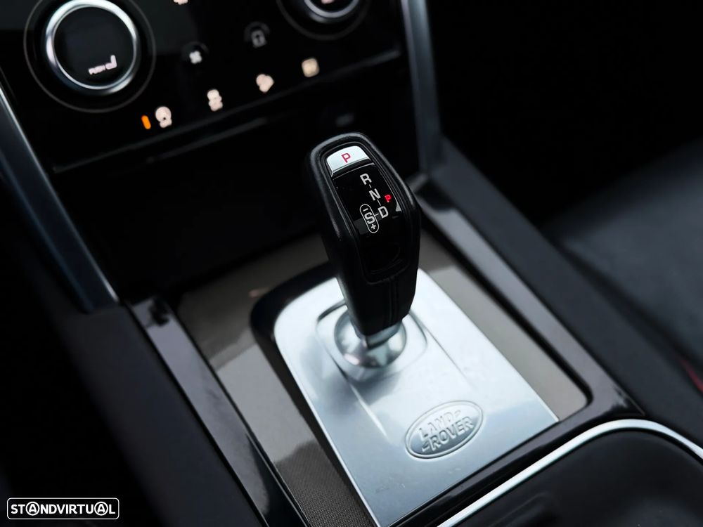 Land Rover Discovery Sport 1.5 I3 P300e AWD R-Dynamic SE - 30