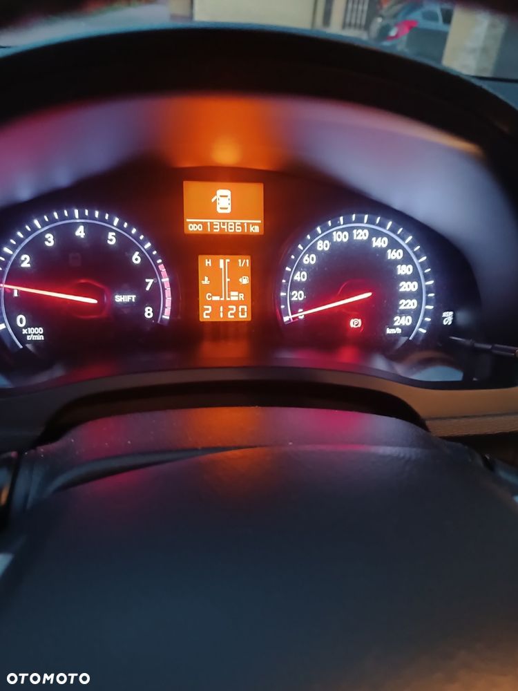 Toyota Avensis 1.8 Premium - 6