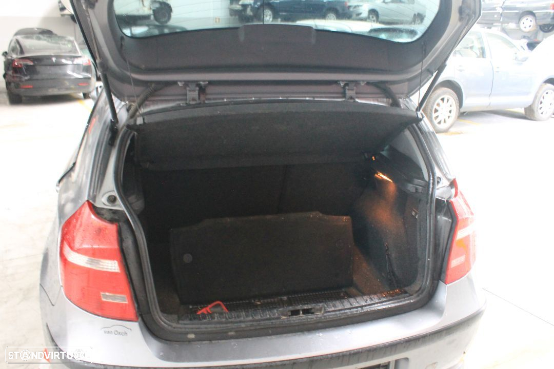 BMW 116D - 8