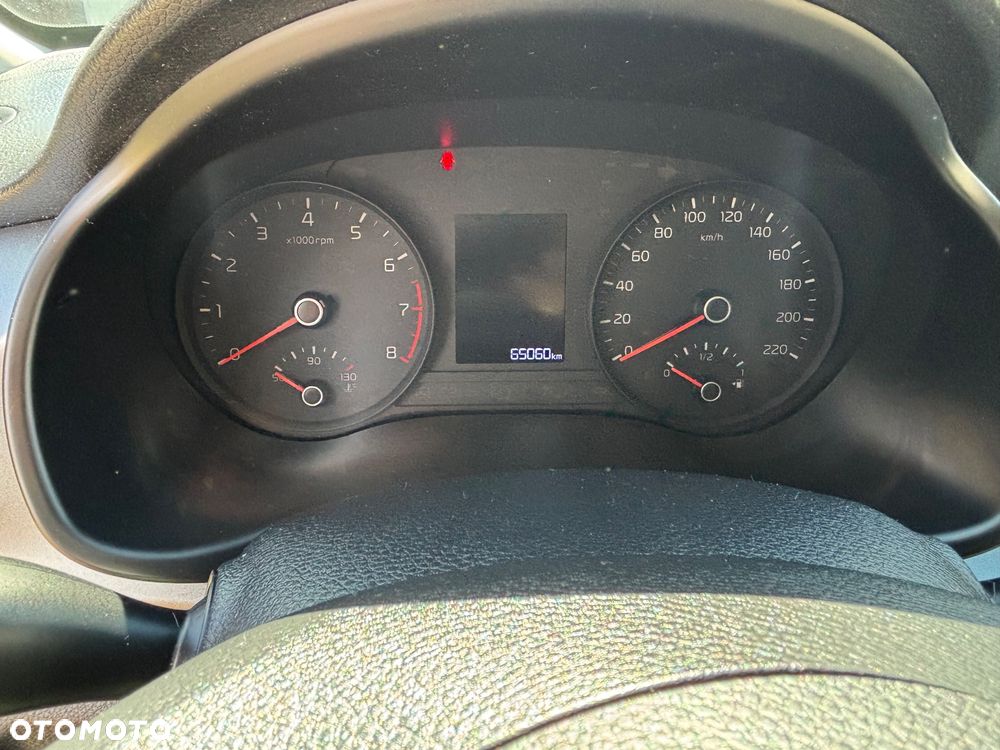 Kia Rio 1.2 L - 8