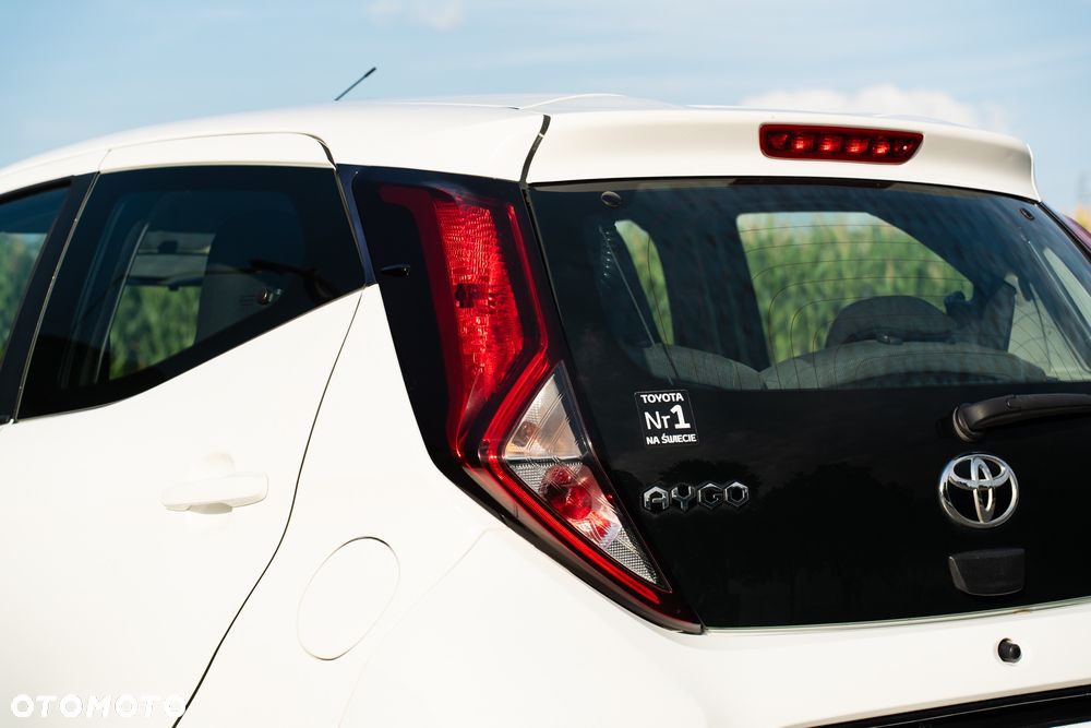Toyota Aygo x-play - 9